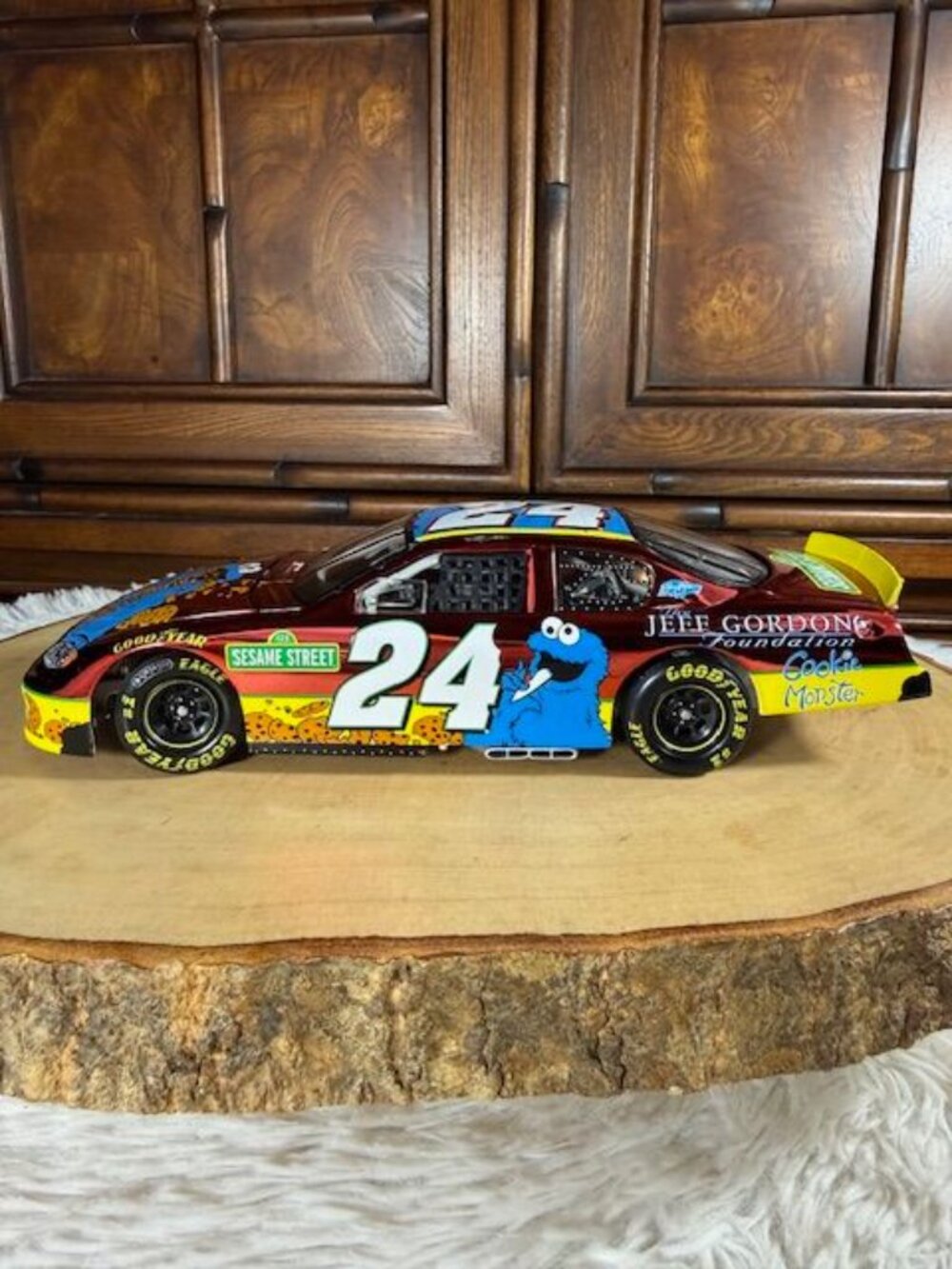Vintage Jeff Gordon #24 Foundation Sesame Street II 2003 Monte Carlo 1:24 Car - Picture 2 of 16